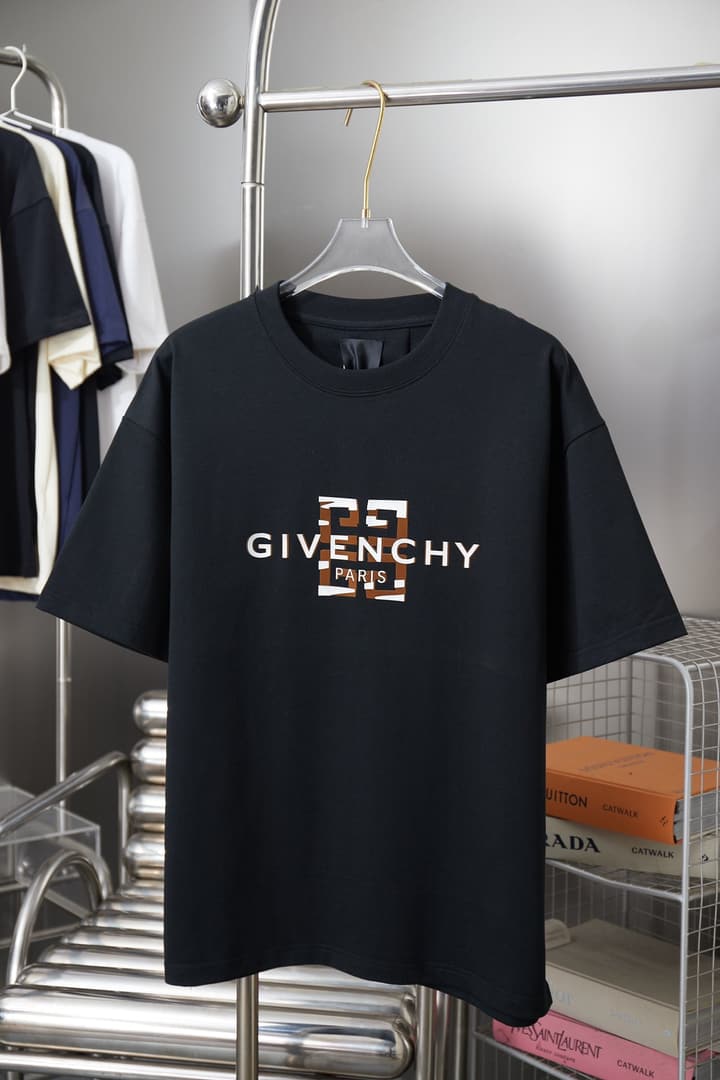 Givenchy Classic Logo Short-Sleeve T-Shirt – 26SS in Black