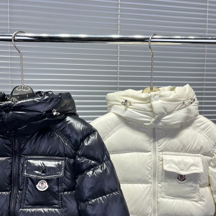 Moncler High Quality Kids Detachable Hooded Puffer Jacket – 25FW – Kids Collection in Glossy Black Down Jacket