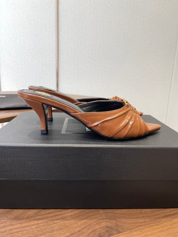 Saint Laurent Pointed Toe Stiletto Heeled Sandals – 26SS in Black - Gold Logo Plaque
