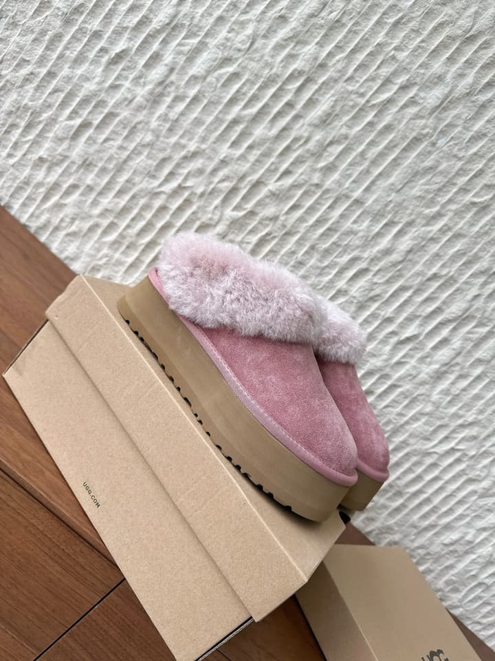 UGG Sheepskin Fur-Lined Slippers – Autumn/Winter Collection in Tall Light Pink With Cream Fur