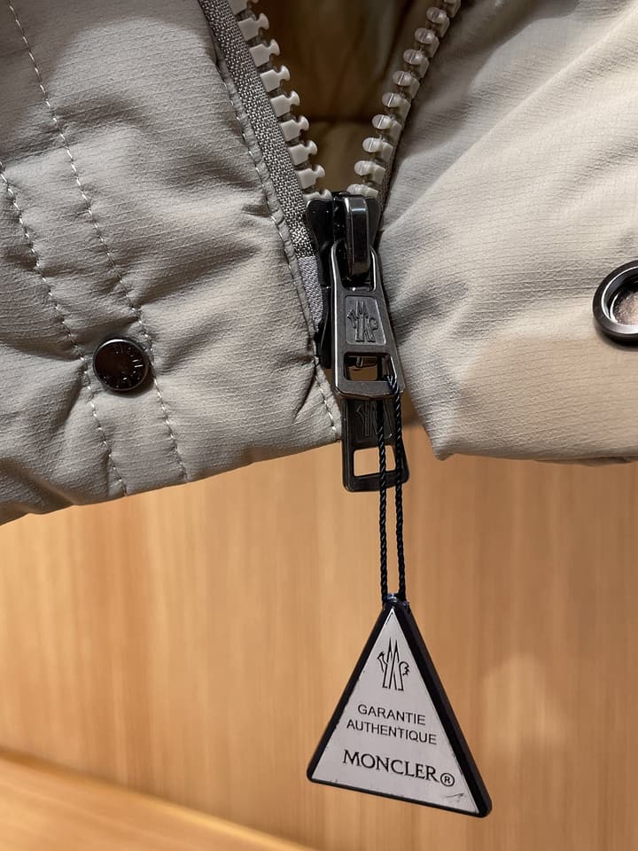 Moncler Designer Structural Down Jacket – 2025 Latest Model in Light Taupe Down Jacket