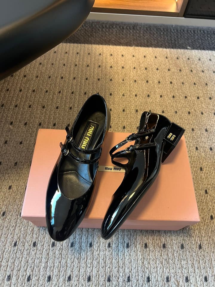 Miu Miu Pointed Toe Mary Jane Block Heels in Patent Black