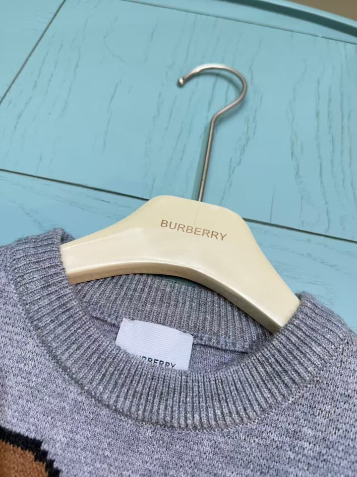 Burberry Classic Logo Knit Sweater – Kids Collection – 2025SS in Heather Blue Bear Graphic Sweater