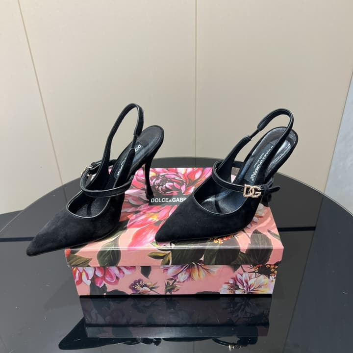 Dolce & Gabbana Pointed Toe Cross-Strap Pumps – 25FW in Black Patent