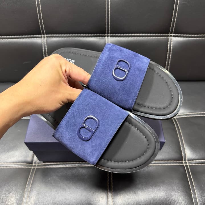 Dior Men's Pebbled Leather and Suede Slides – Spring/Summer Collection 2025 in Black Pebbled Leather Cross Strap