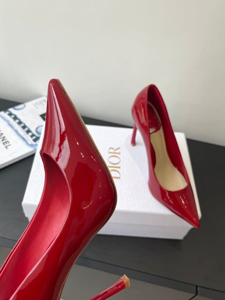 Dior Pointed High-Heel Pumps – 25SS Spring/Summer Collection in Patent Burgundy