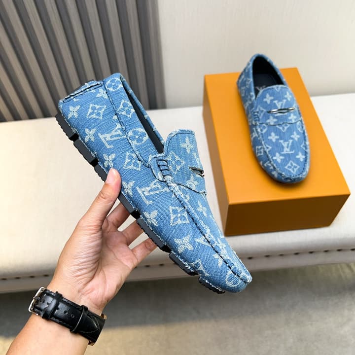 Louis Vuitton Pebbled Leather Driving Shoes in Black Textured Leather