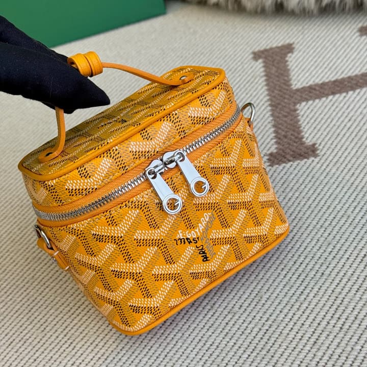Goyard Muse Vanity Ultra Mini Cosmetic Bag in Blue