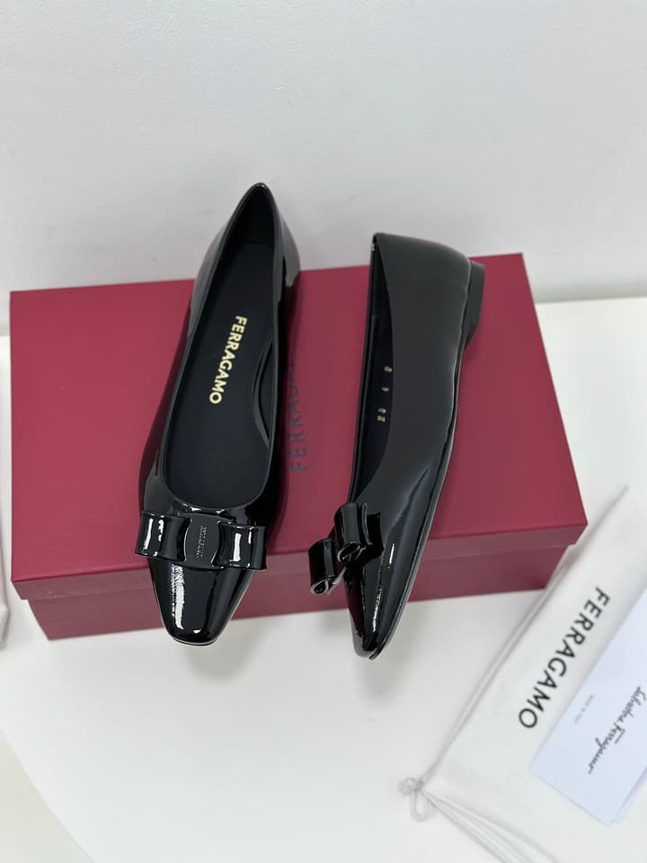 Ferragamo Vara Patent Leather Square Toe Pumps in Black Patent Leather (1cm Heel)