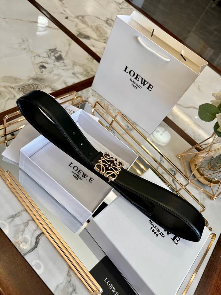 Loewe Classic Leather Belt – 4.0cm in Black With Gold Flat Buckle