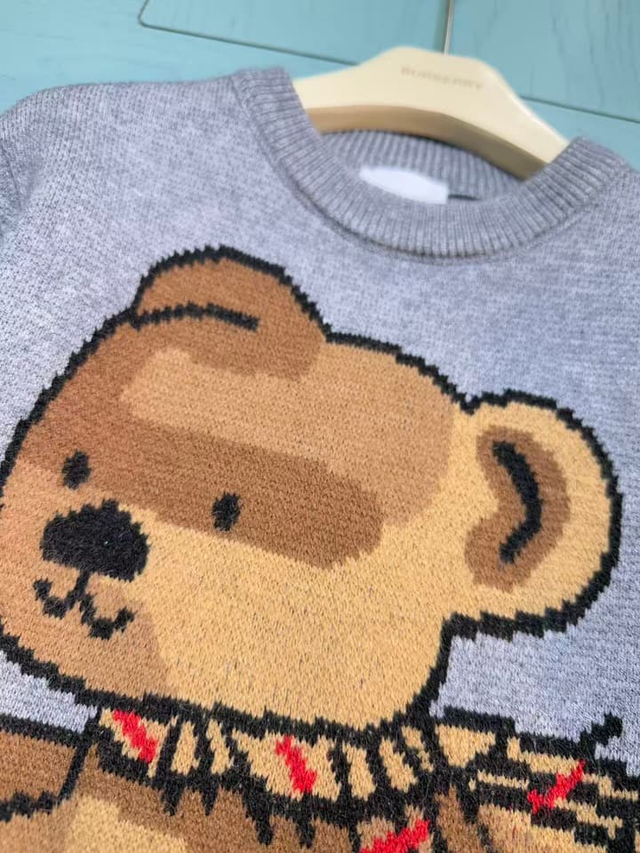 Burberry Classic Logo Knit Sweater – Kids Collection – 2025SS in Heather Blue Bear Graphic Sweater