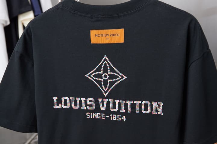 Louis Vuitton Embroidered Hollow LV Letter T-Shirt – 2026SS in Black