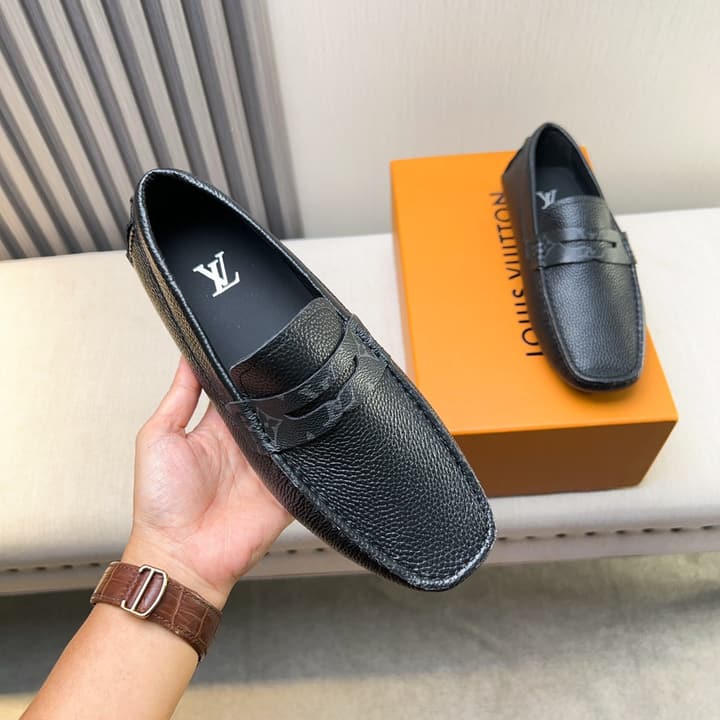 Louis Vuitton Pebbled Leather Driving Shoes in Black Textured Leather