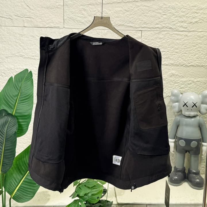 Arc'teryx Gamma MX Softshell Jacket in Classic Black