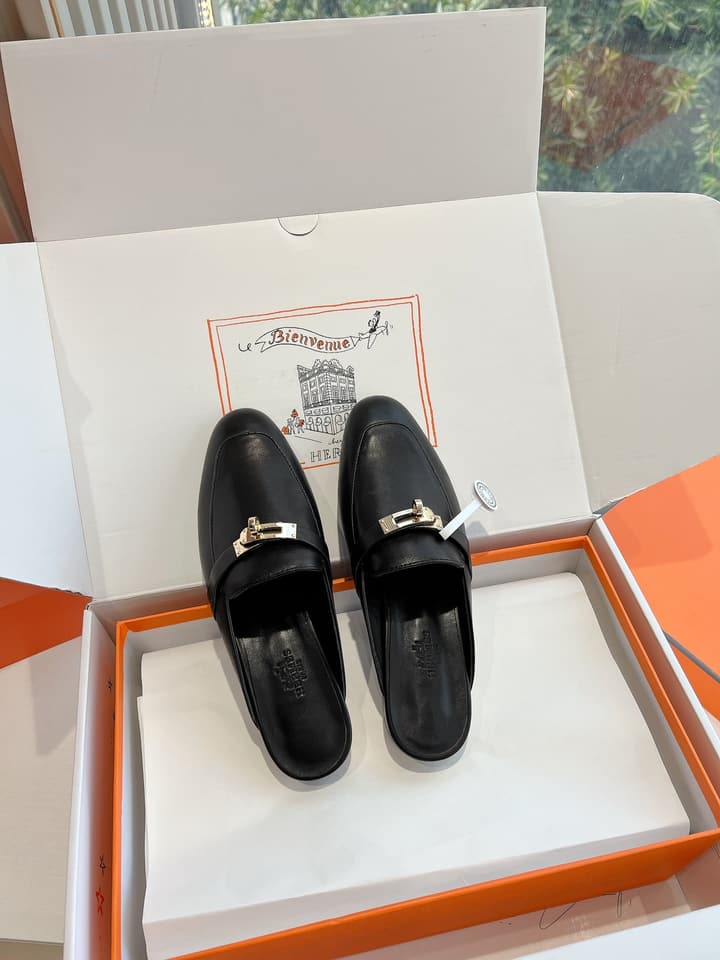 Hermès Calfskin Mules – 25SS/FW Collection in Black Embossed Leather With Silver Hardware