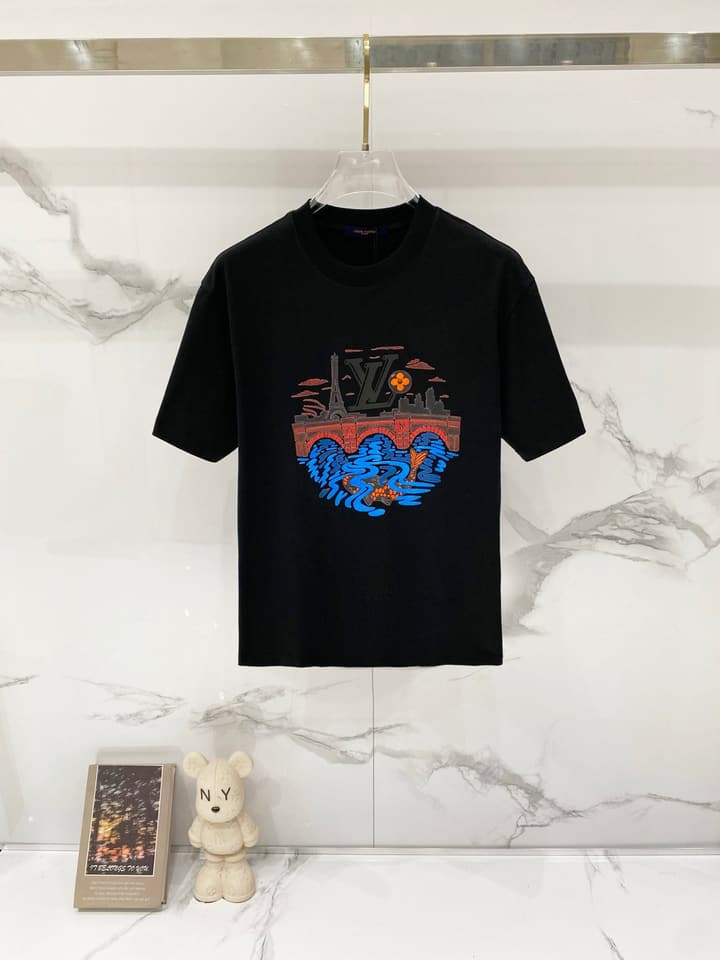 Louis Vuitton Eiffel Tower Silicone Logo T-Shirt – 2025SS in Black