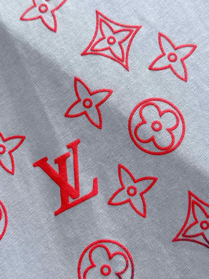 Louis Vuitton Gradient Flocked Clover Logo T-Shirt – 2025SS in Black