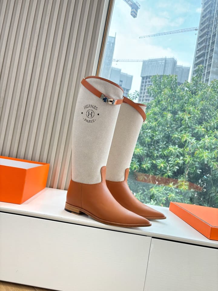 Hermès Classic Knee-High Boots – 2025FW in Assorted Buckle Riding Boots Display