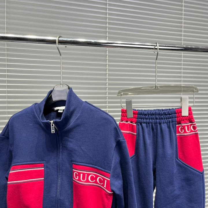 Gucci Kids Color-block Tracksuit – Kids Collection in Navy And Red Spliced Tracksuit