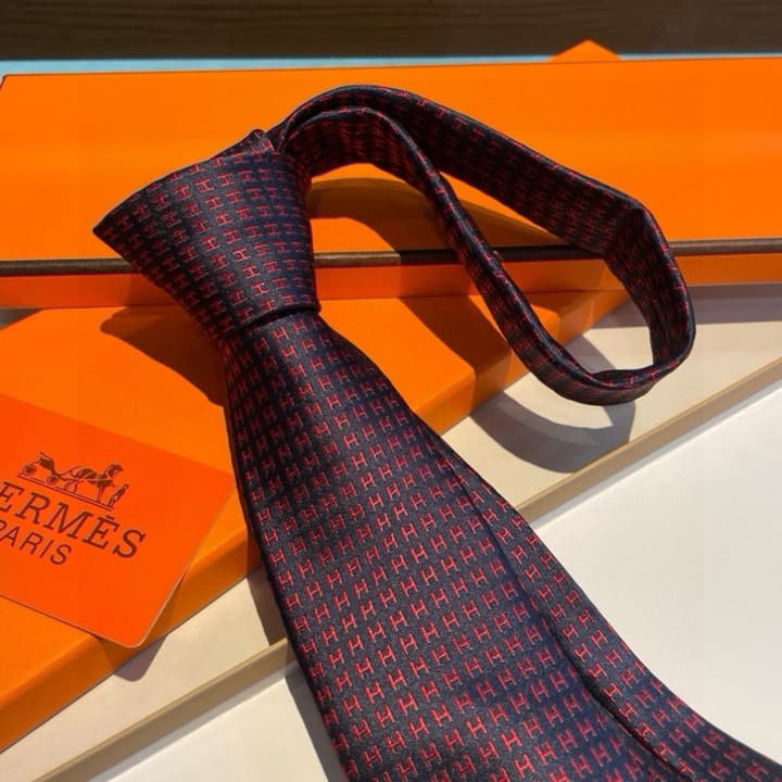 Hermès H-Letter Men's Silk Tie Series in Burgundy Microdot