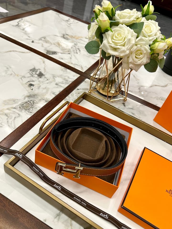 Hermès Classic Leather Belt – 2.5cm in Tan Textured With Polished Gold Buckle