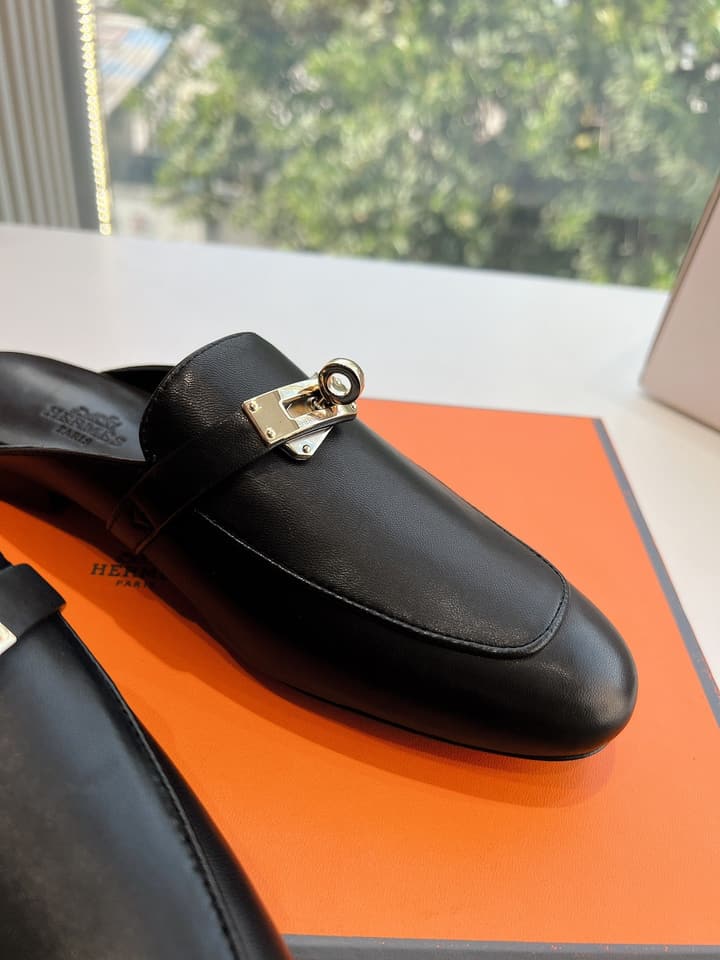 Hermès Calfskin Mules – 25SS/FW Collection in Black Embossed Leather With Silver Hardware