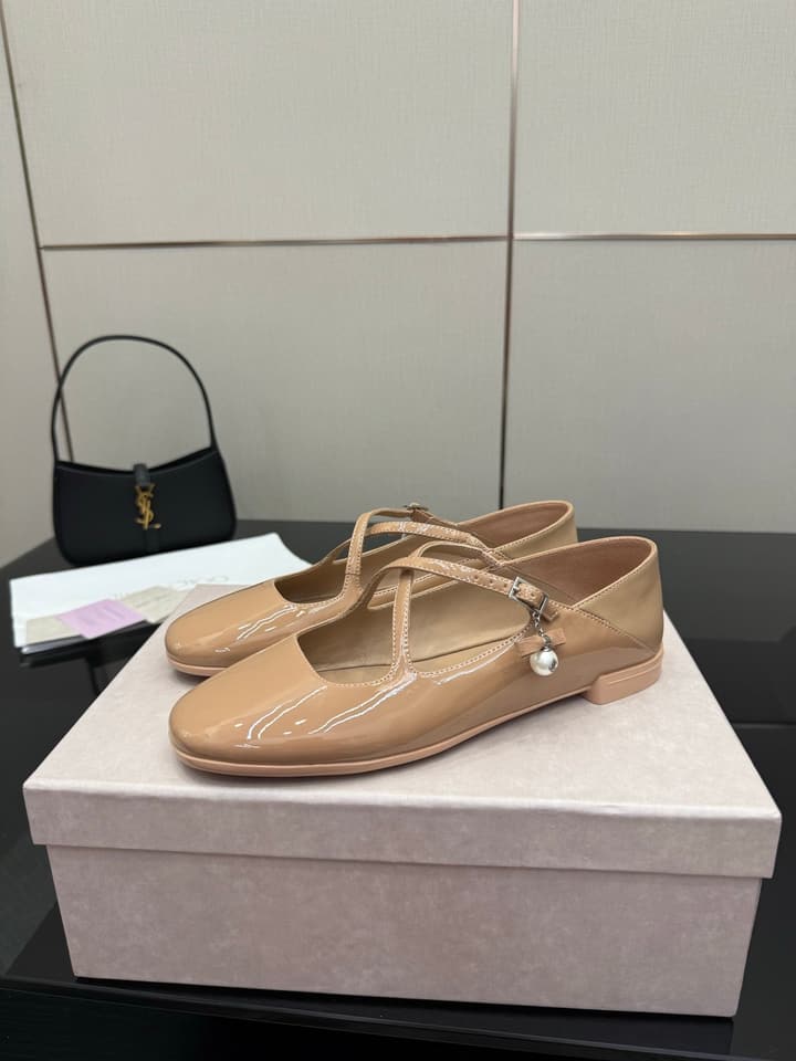 Jimmy Choo Patent Leather Ballerina Flats – 25SS in Black Patent