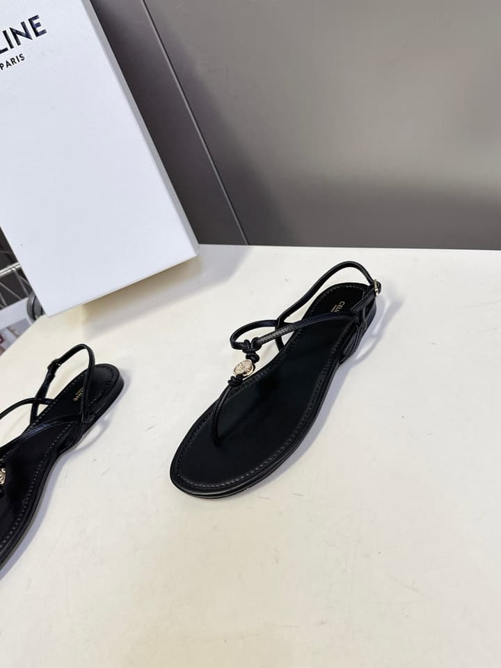 Celine Triomphe T-Strap Flat Sandals – Spring/Summer Collection in Black