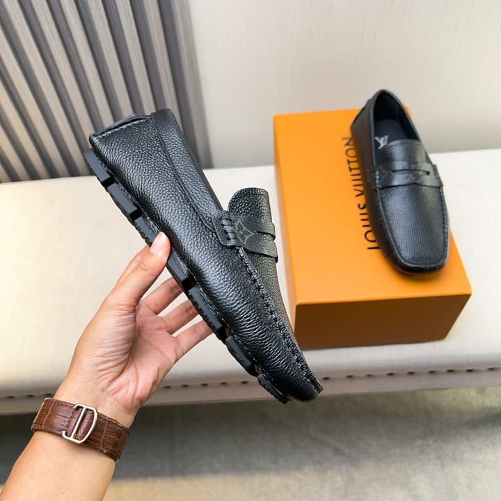 Louis Vuitton Pebbled Leather Driving Shoes in Black Textured Leather