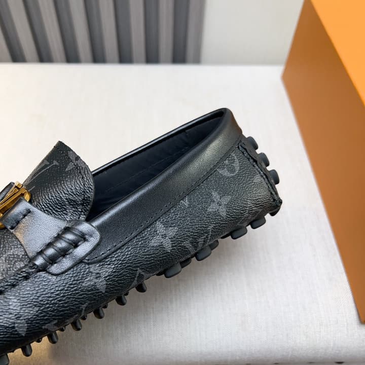 Louis Vuitton Pebbled Leather Driving Shoes in Black Smooth Leather
