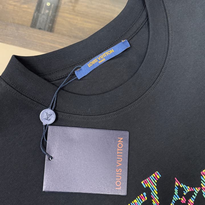 Louis Vuitton Embroidered Logo Oversized T-Shirt – Summer Collection – 26SS in Apricot Colorful LV Lovers