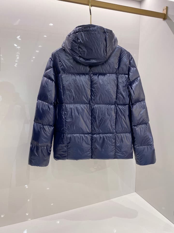 Moncler Goose Down Puffer Jacket – 2025FW in Dark Charcoal