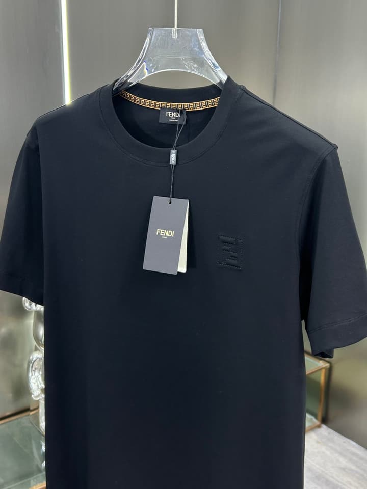 Fendi Logo and Graphic Cotton T-Shirt – 2026SS in Black Dog Graphic