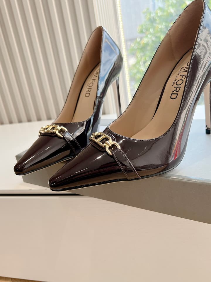 TOM FORD Pointed Toe High Heels – 2024 Autumn/Winter Collection in Crisp Black Patent