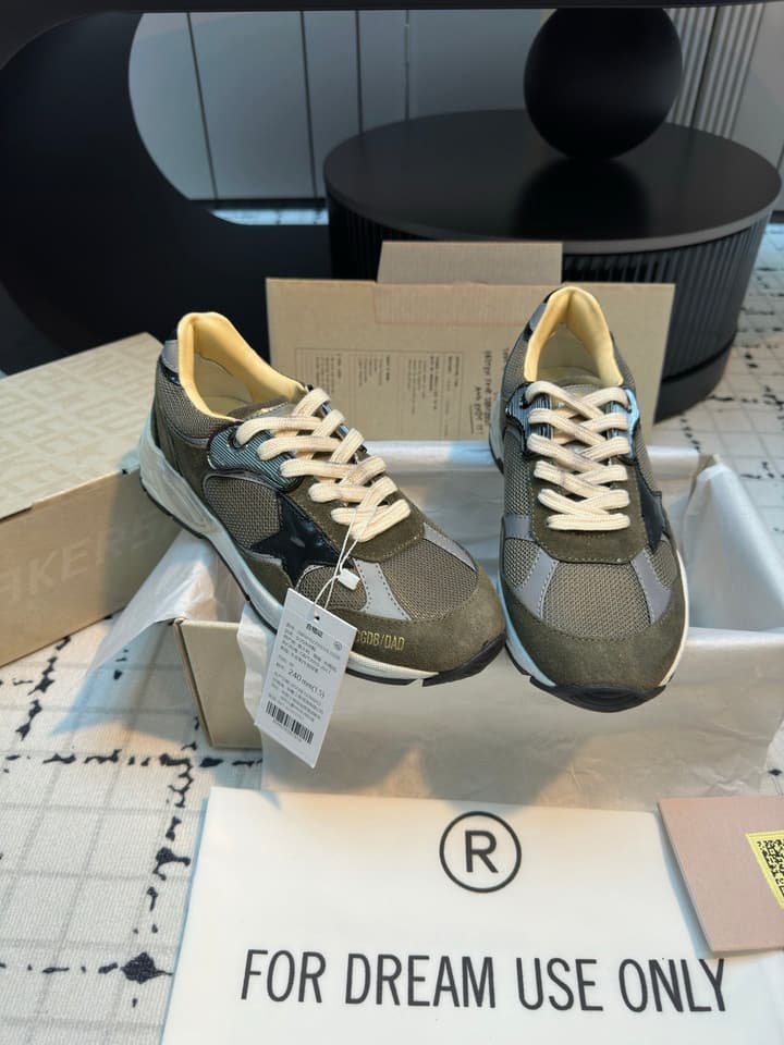 Golden Goose Deluxe Brand Sneakers