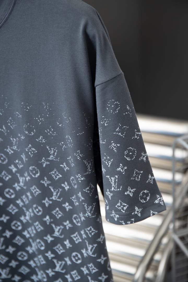 Louis Vuitton Monogram Gradient T-Shirt – Early Spring Collection – 26SS in Black Monogram Gradient