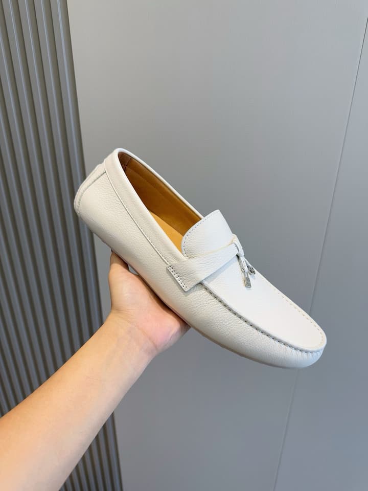 Loro Piana LP Italian Handmade Driving Shoes in Beige Suede Moccasin