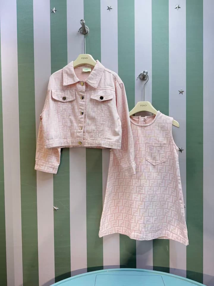 Fendi Kids Two-Piece Set (Jacket & Dress) – 2025SS in Light Pink Logo Set