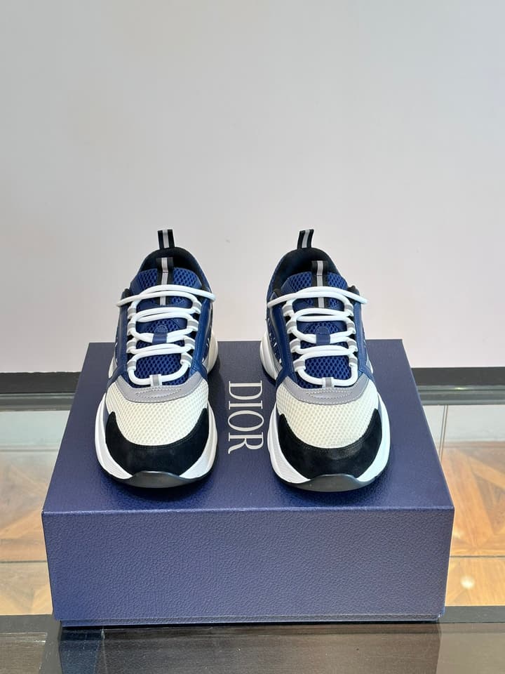 Dior B22 Men's Retro Jogging Sneakers in Black And White Patterned