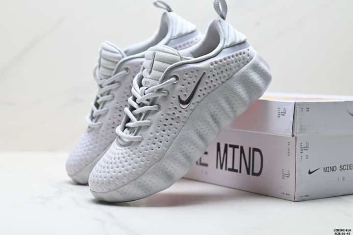 Nike Mind 002 Technology Training Shoes in Black
