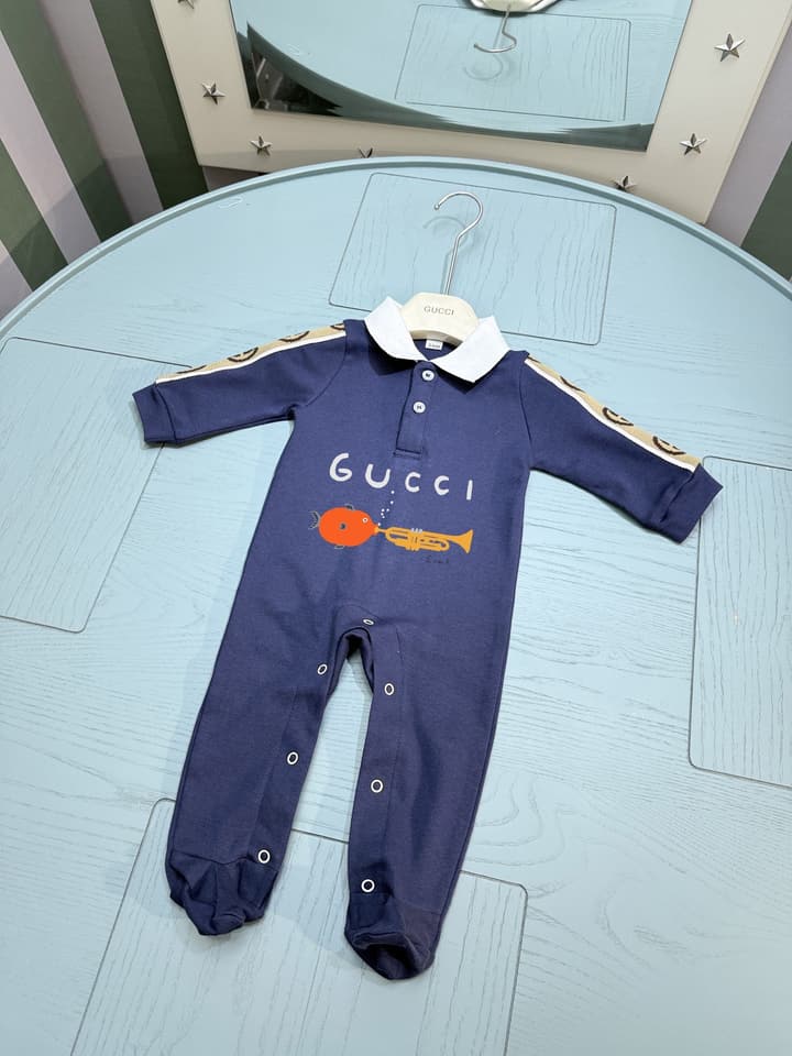 Gucci Collared Long Sleeve Baby Romper – 2025SS – Kids Collection in Navy Blue With White Collar
