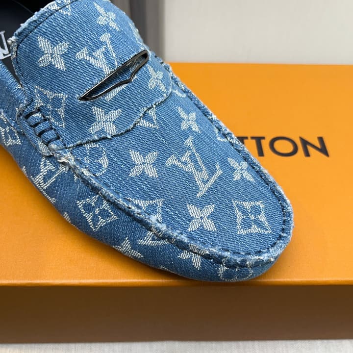 Louis Vuitton Pebbled Leather Driving Shoes in Black Textured Leather