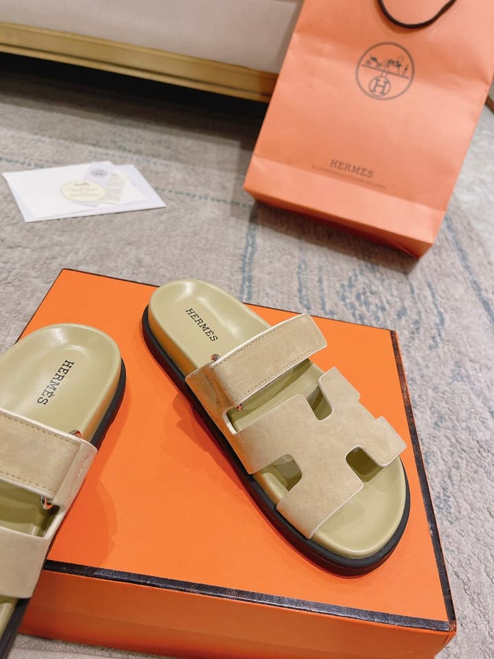 Hermès Chypre Calfskin Slides – 2023SS in Denim Blue