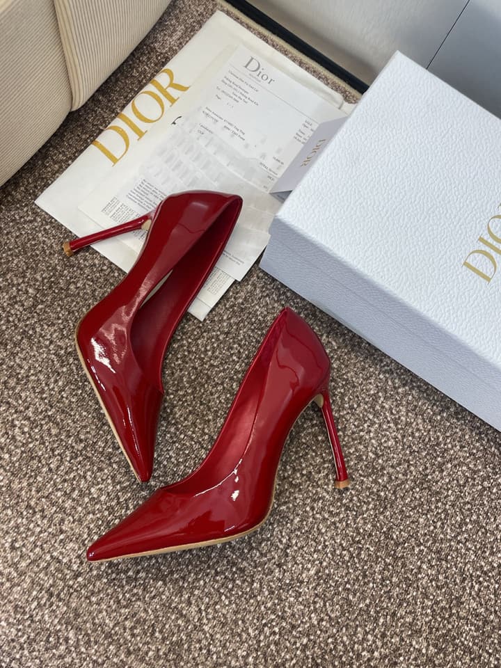 Dior CD Logo Pointed Toe Pumps – 2025 Spring/Summer Haute Couture Collection in Shiny Black Flat