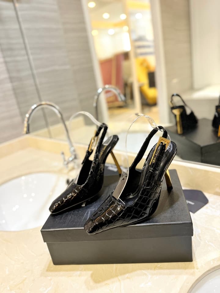 Saint Laurent Square Toe Patent Leather Pumps in Caramel Gloss