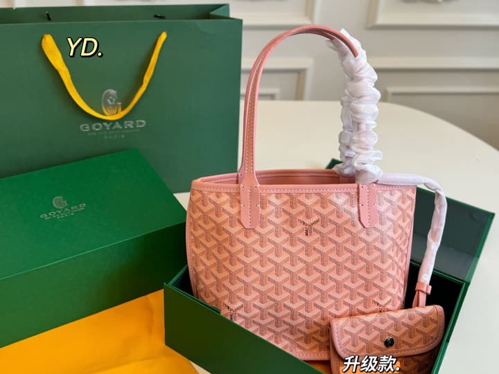 Goyard Reversible Tote Bag with Pouch in Black