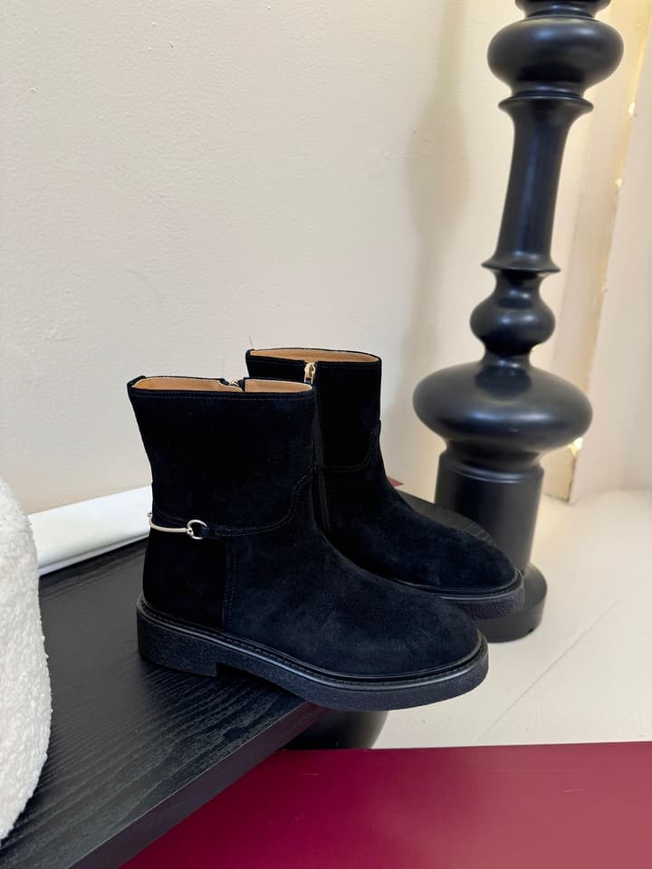Gucci Runway Suede Boots in Taupe Suede