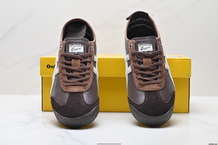 Onitsuka Tiger NIPPON MADE Mexico 66 Deluxe Sneakers in Dark Brown Leather With Off-white Stripes