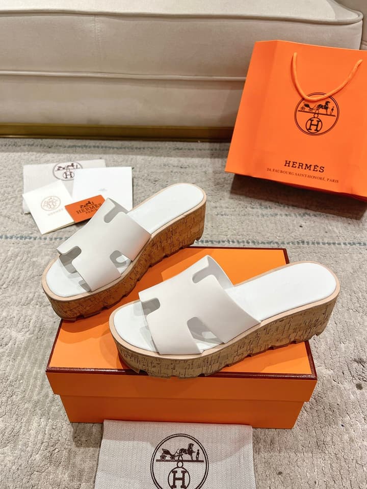 Hermès 2024 Spring/Summer Wedge Sandals – 2024 Spring/Summer Collection in White Leather