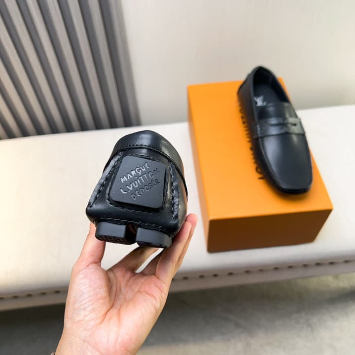 Louis Vuitton Pebbled Leather Driving Shoes in Black Textured Leather